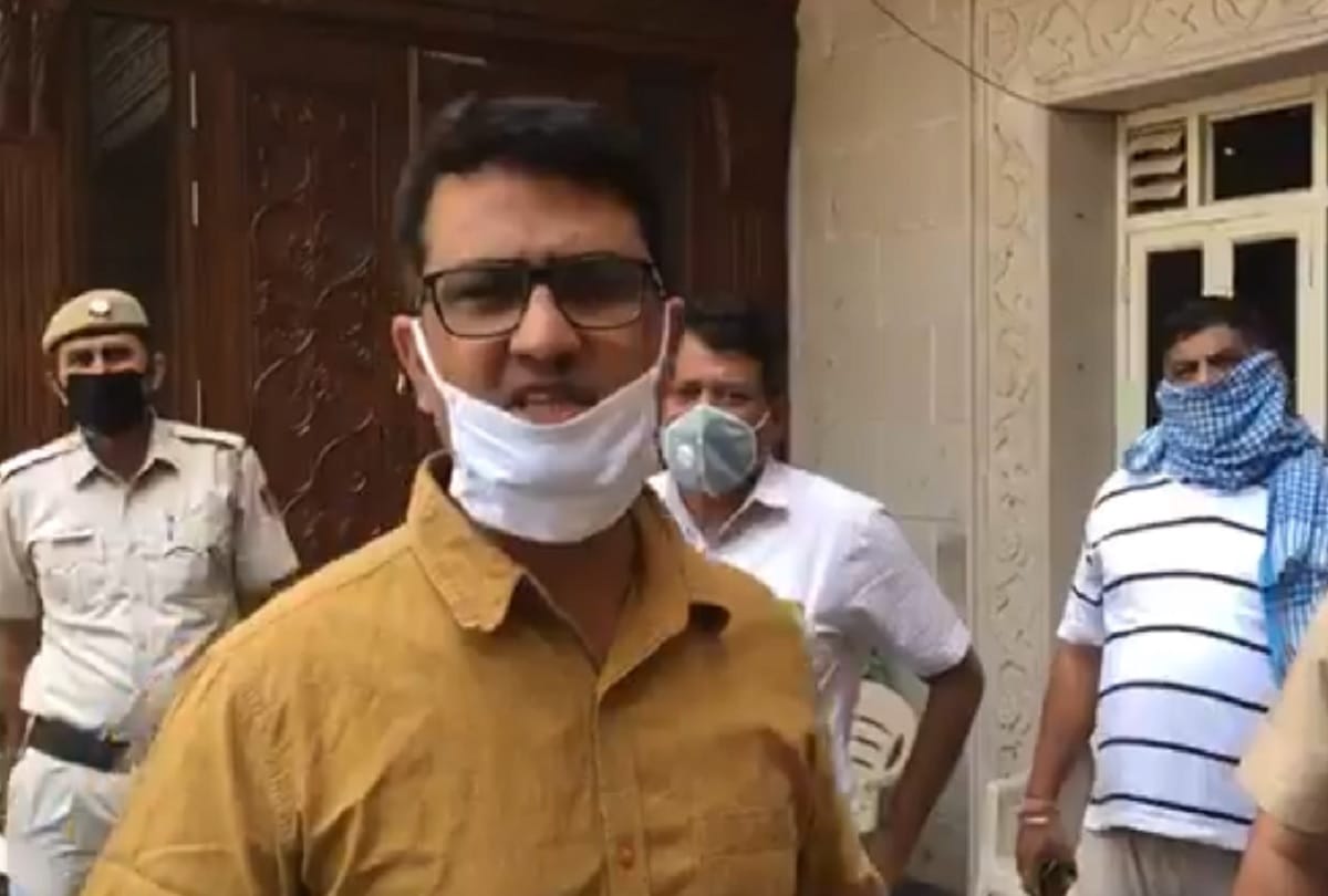 delhi pradesh congress committe anil chaudhary asks permission to run 300 buses for migrant workers letter kejriwal 