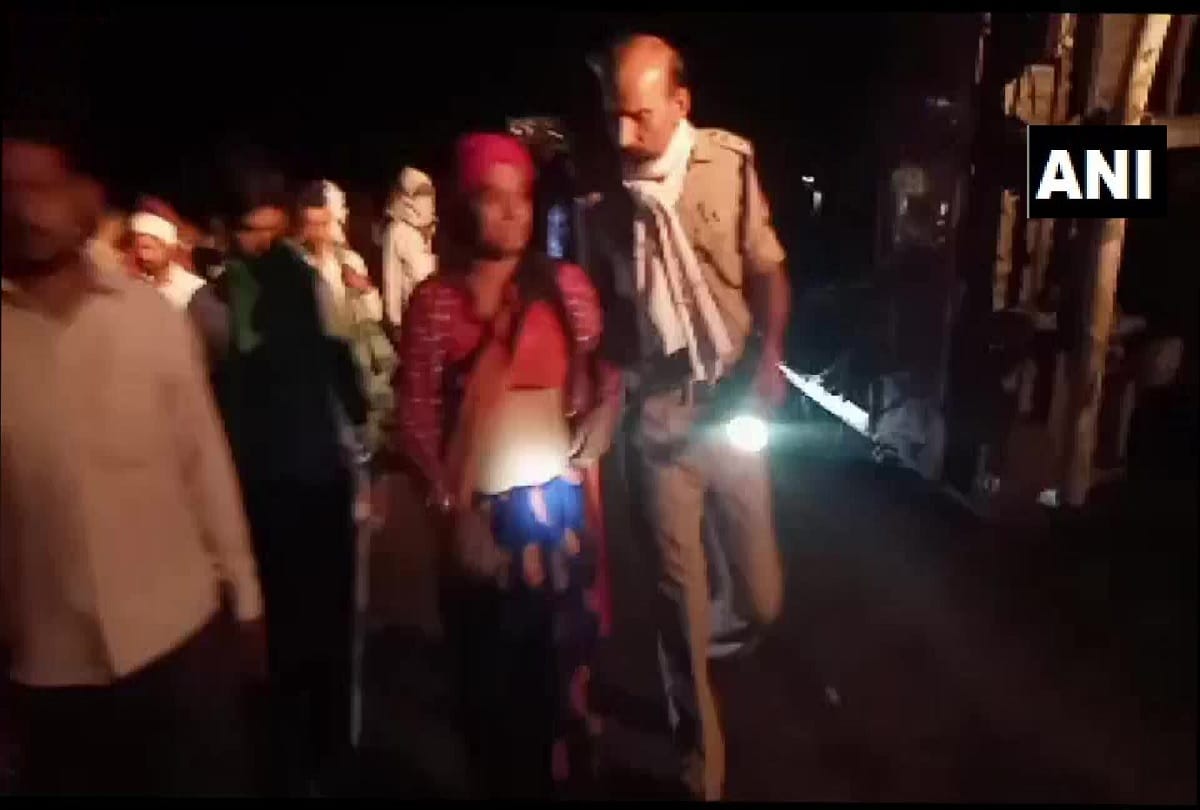 Truck carrying migrant labours from delhi met accident in Mahoba many died and injured
