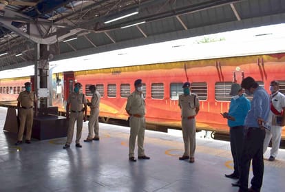More than one thousand workers sent from Prayagraj to Chhattisgarh