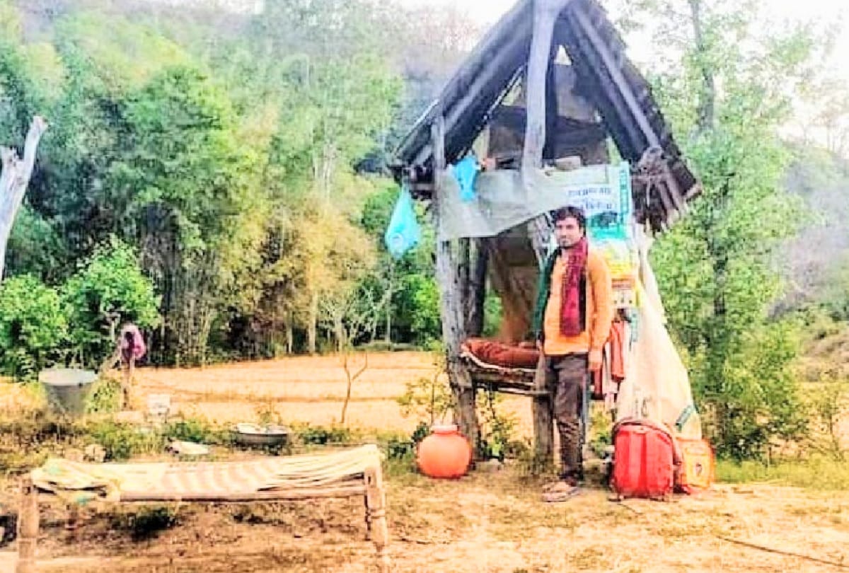 Lockdown: Youth returned from Delhi camped in fields, guarding crops