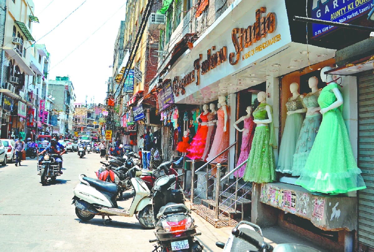 Shops open after 55 days in delhi during lockdown 4 due to covid 19