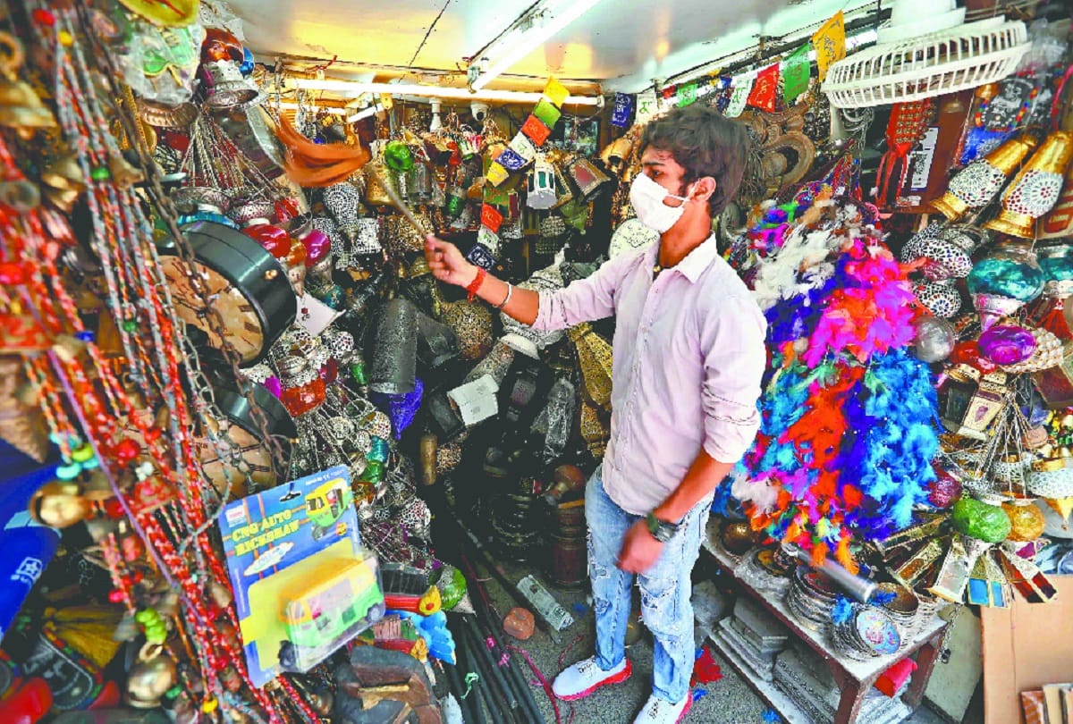 Shortage of workers and raw materials in the industry sector
