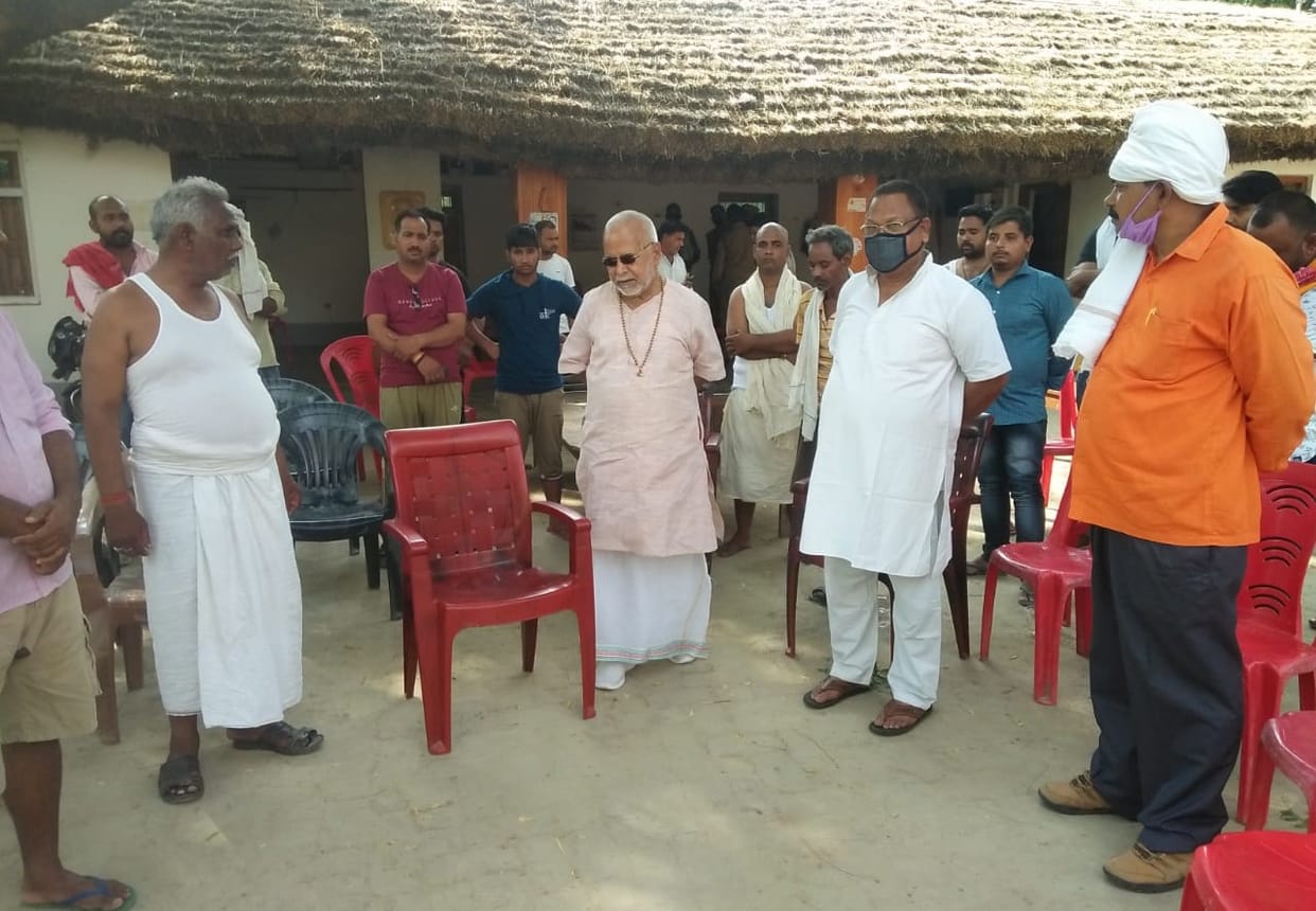 BJP workers gathered to pay tribute to Rajmani Singh, Hyderpur market closed