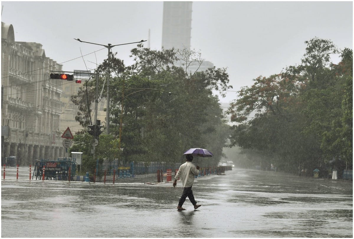 Cyclone Amphan in West Bengal and Odisha PM Narendra Modi assured all possible help to victims
