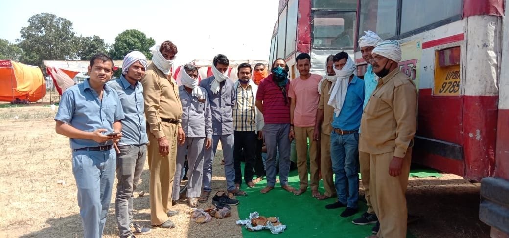 Hathras: driver of roadways buses agitated after getting bad food, commotion