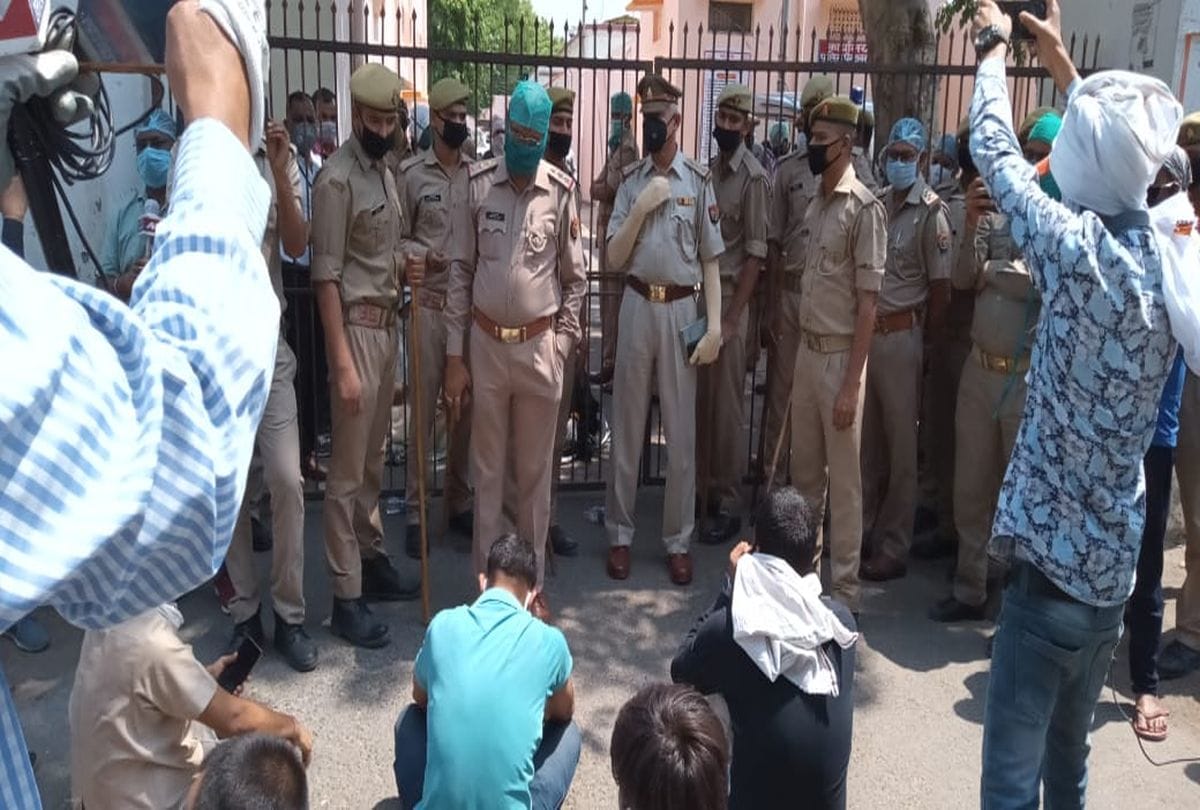 Priyanka Gandhi Vadra Can Reach Fatehpur Sikri Border In Dispute Of   Buses