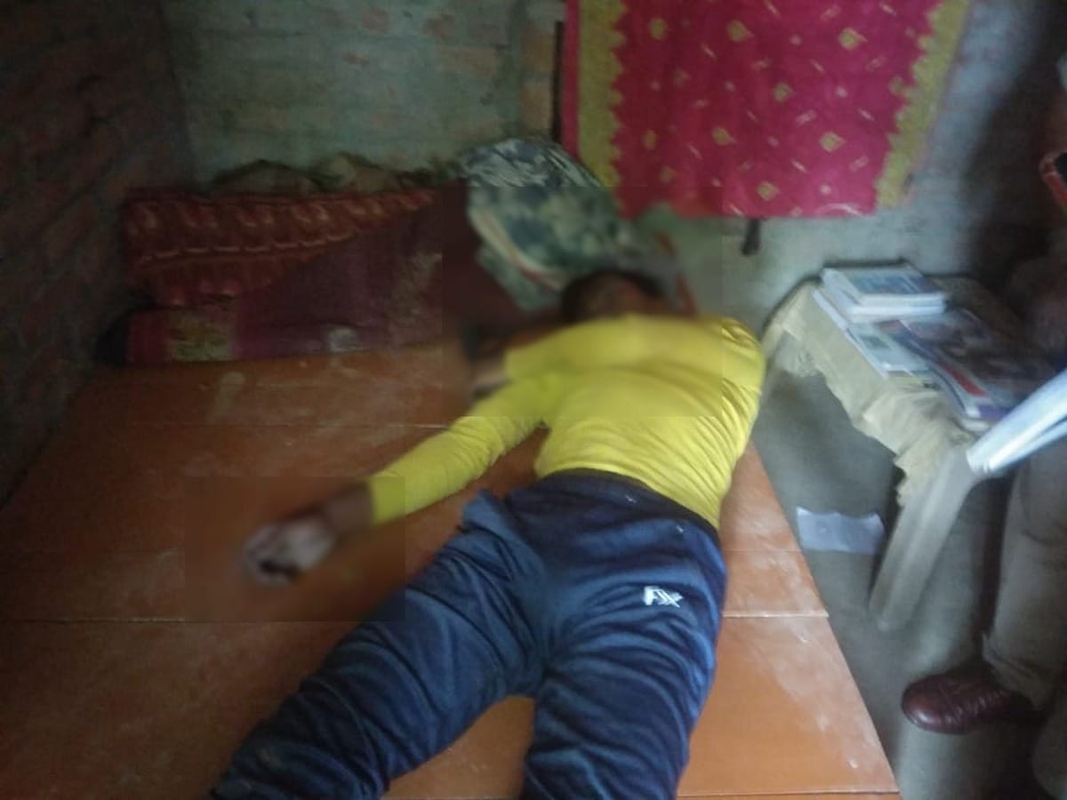 ITI student suicide hanged died in home police started investigation in bhadohi up