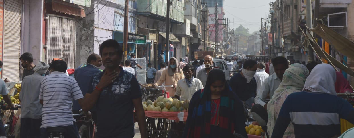 mob gatherd in hotspot area