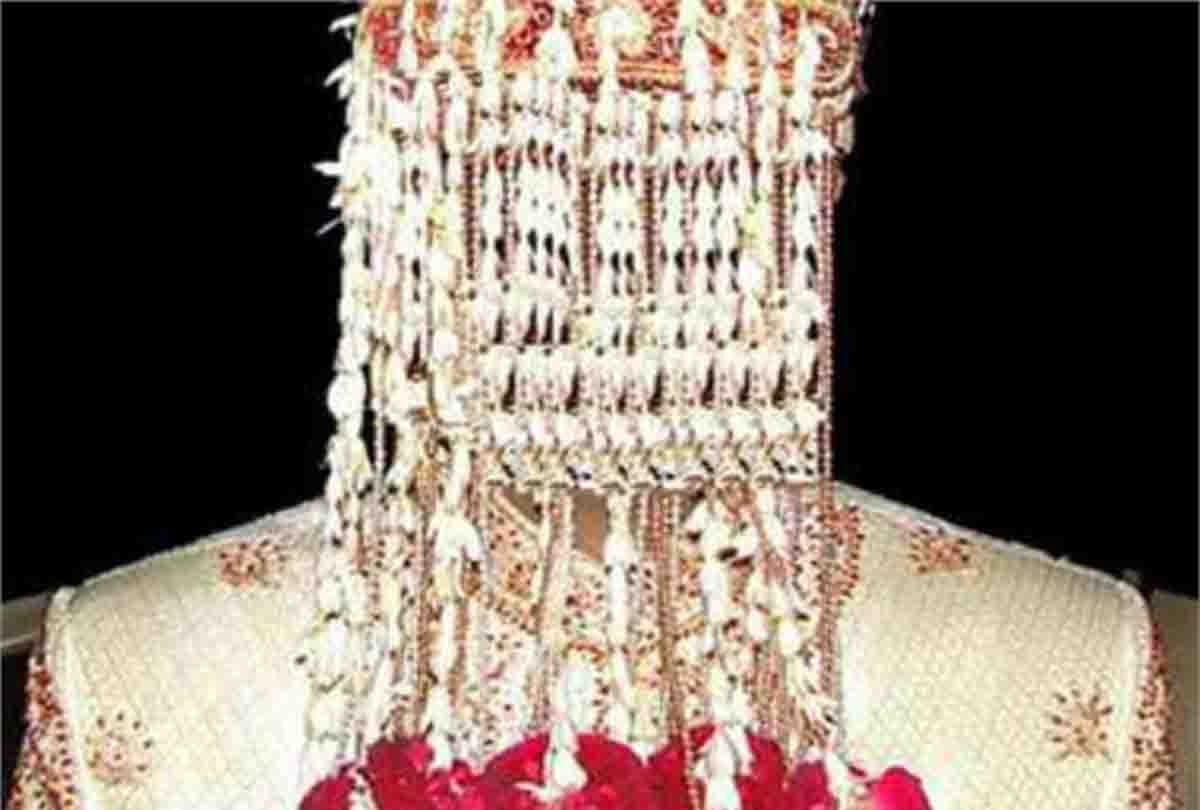 kanpur : wedding was on 24 may, young man died by hanged herself from jamun tree