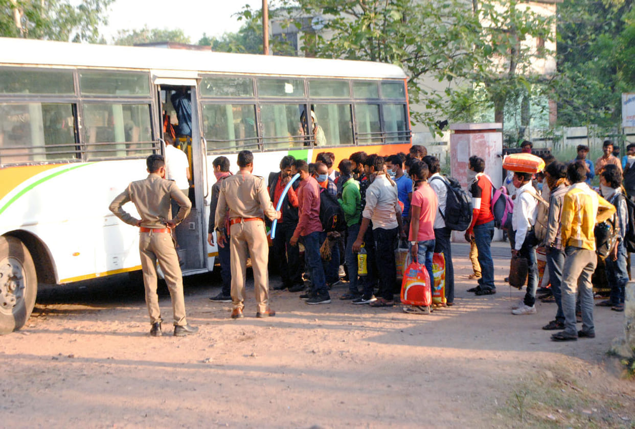 Chhattisgarh workers stranded in Kanpur left on MP border