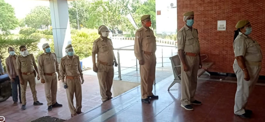 jile mein tainaat sabhee pulisakarmiyon kee hogee korona jaanch