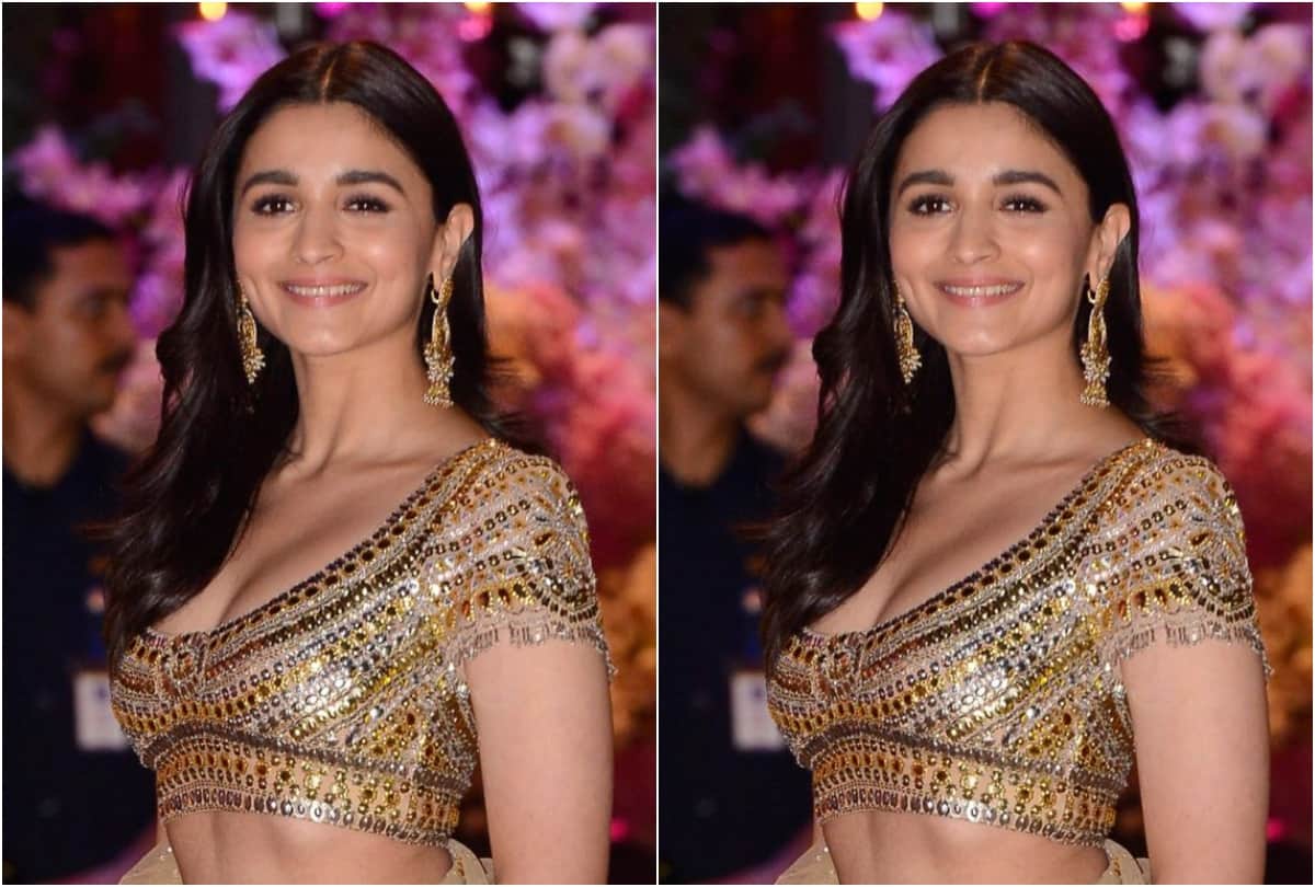 alia bhatt and jhanvi kapoor dazzles in golden lehenga