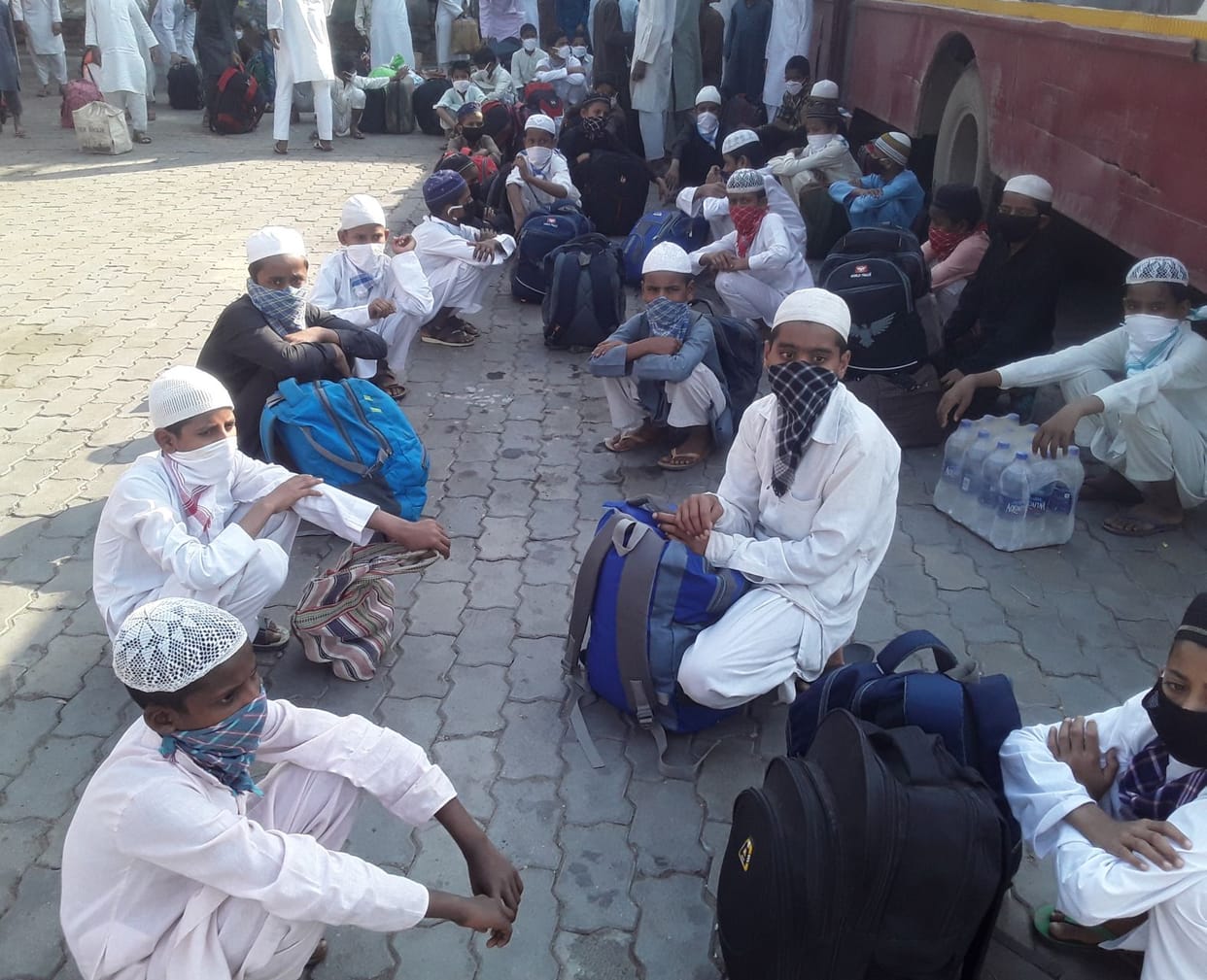 150 workers including 70 students of madrasas sent to Kanpur