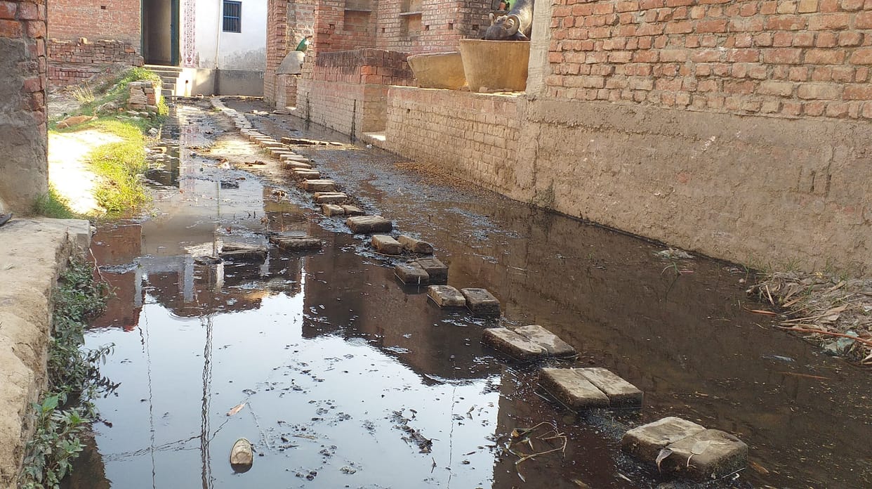 Problems due to dirty water on the road