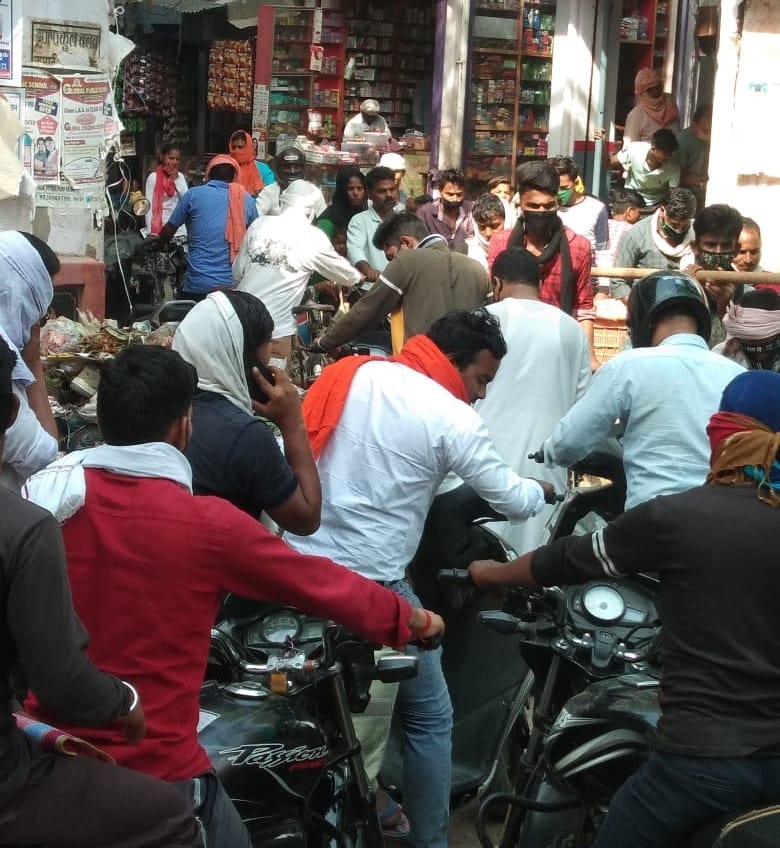 Shops opened, market grew crowded