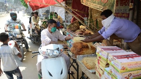 As soon as the discount, the rules of lockdown flashed, the Eid shopping crowd gathered