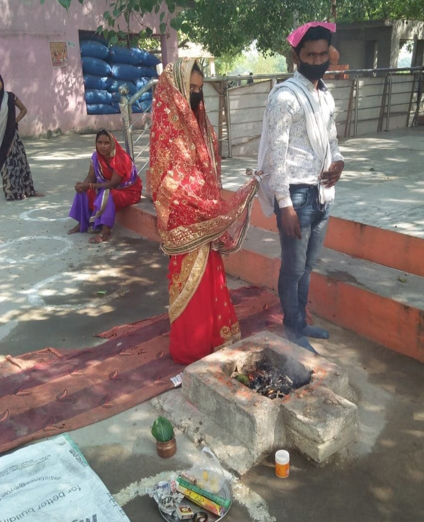 80 kimee paidal chalakar mangetar ke paas pahunchee, rachaee shaadee