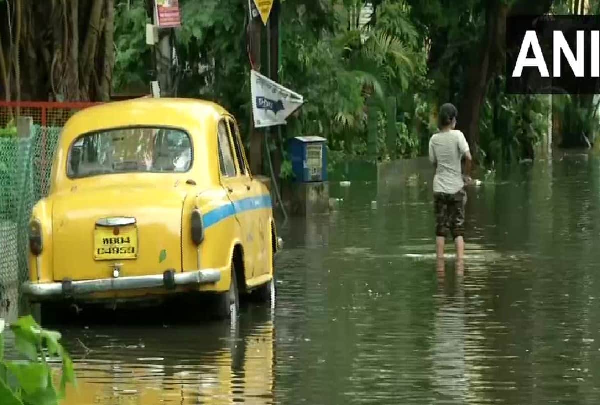 Cyclone Amphan in West Bengal and Odisha: thousand houses destroyed, flood on road, pictures of Cyclone Amphan