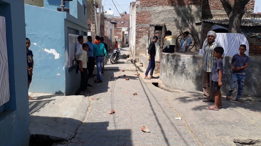 Hathras: Two sides clashed over stealing animals, stone pelting