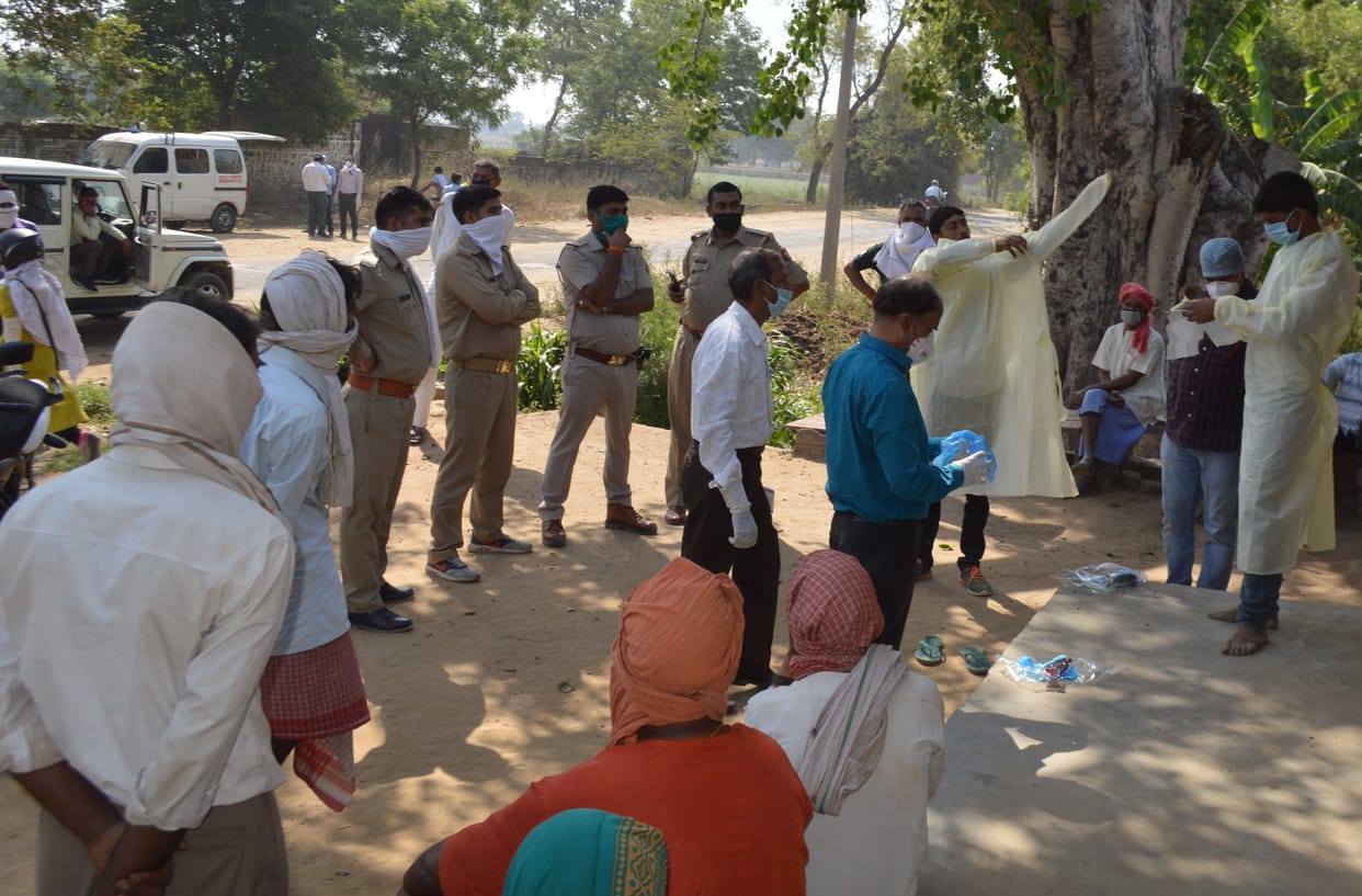 Hathras: The dead body came to the village from Delhi, the villagers protested, there was a fierce commotion