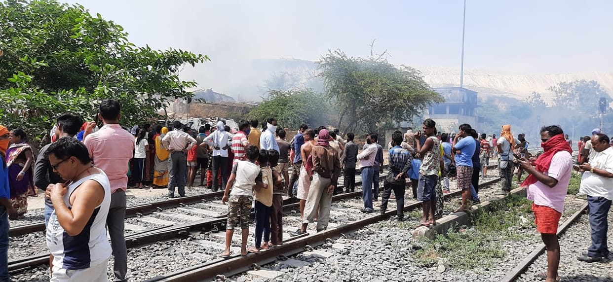Fire in slum, one and a half dozen families affected in Sonbhadra
