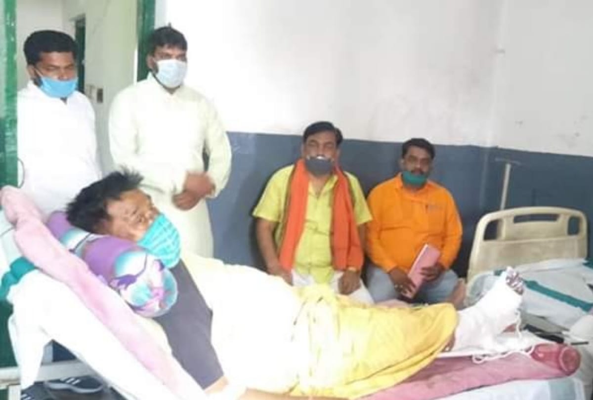 Minister of State Jayaprakash Nishad fell in bathroom at Deoria