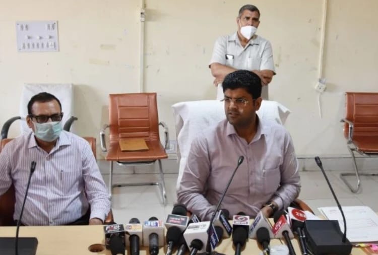 Dushyant Chautala's press conference at mini secretariat in Sirsa
