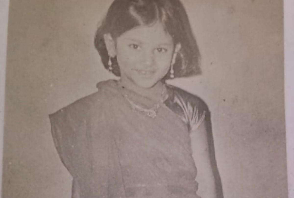 ramayan sita aka dipika chikhlia share childhood throwback photo with saree