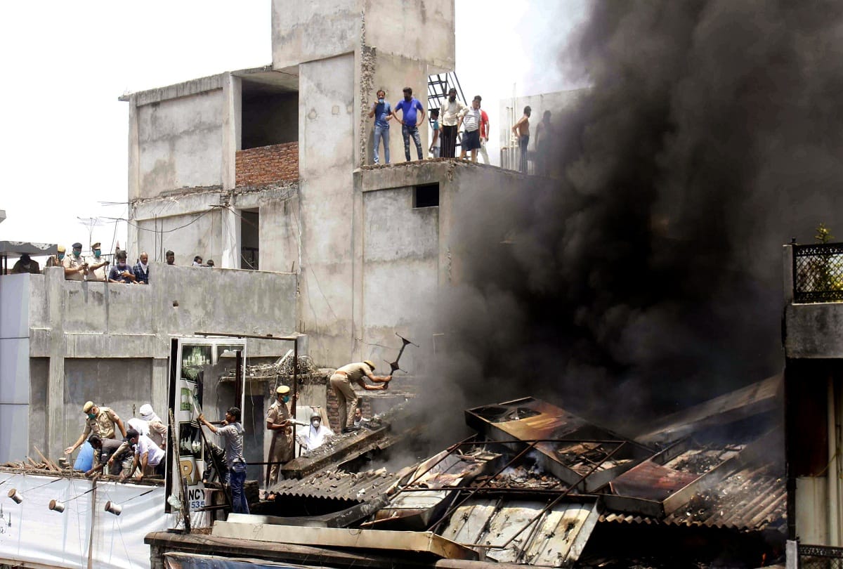 electronic items godown catches fire