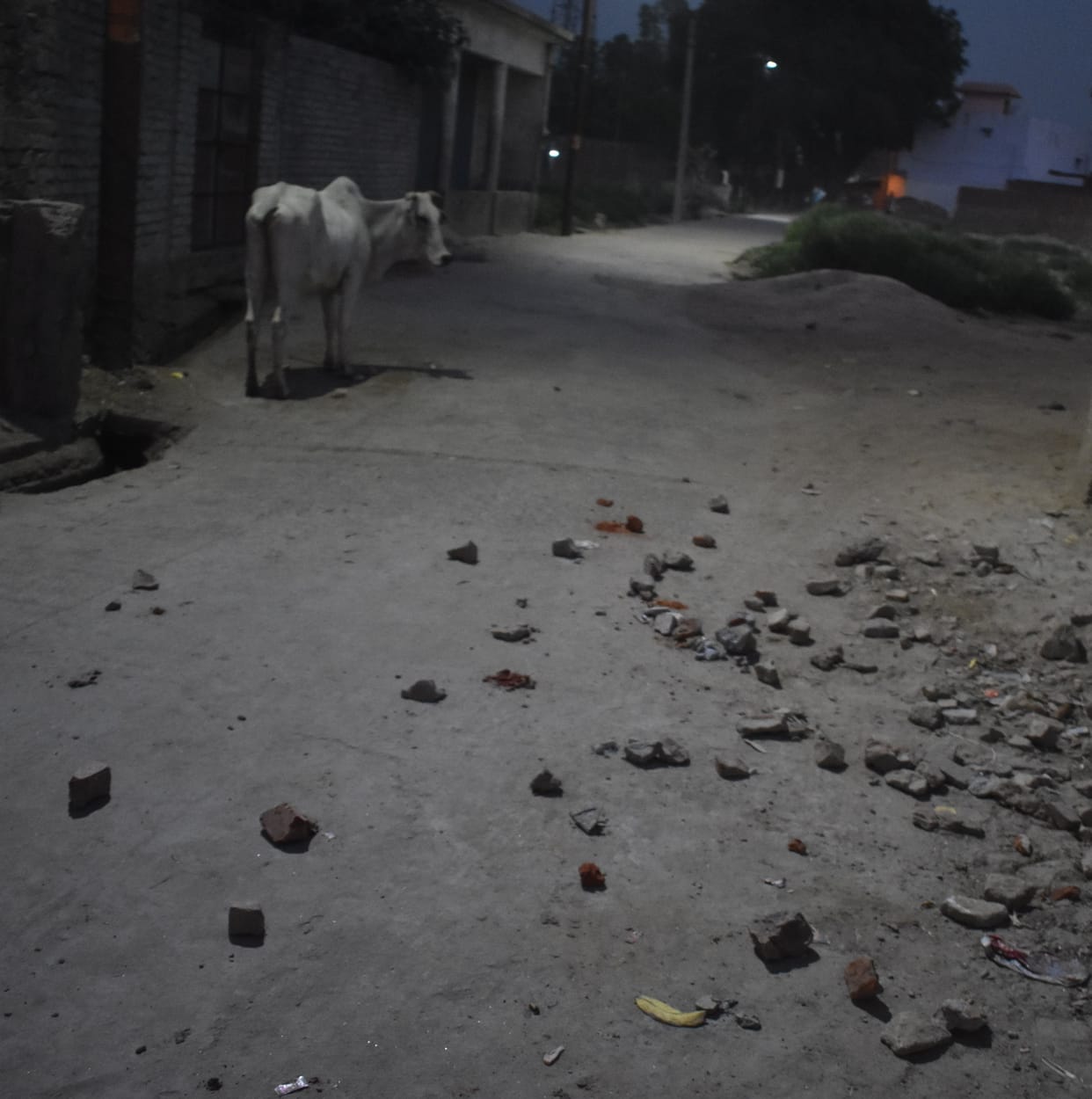 sharaab ke nashe mein do pakshon mein jhagada, patharaav