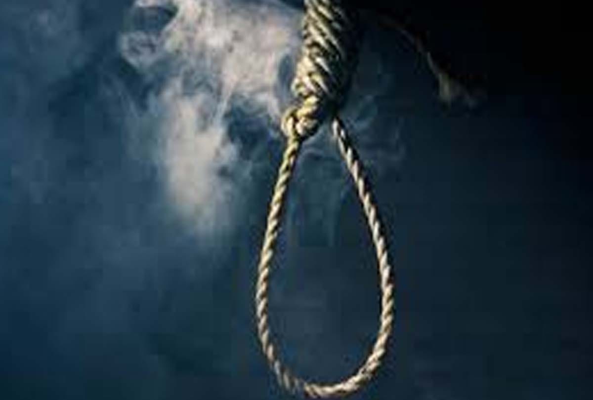 12th student committed suicide in kanpur