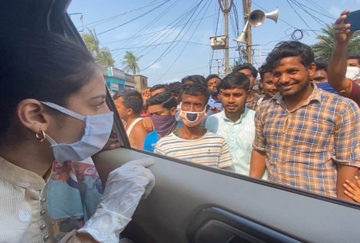 nusrat jhan visited amphan cyclone hit areas of constituency basirhat