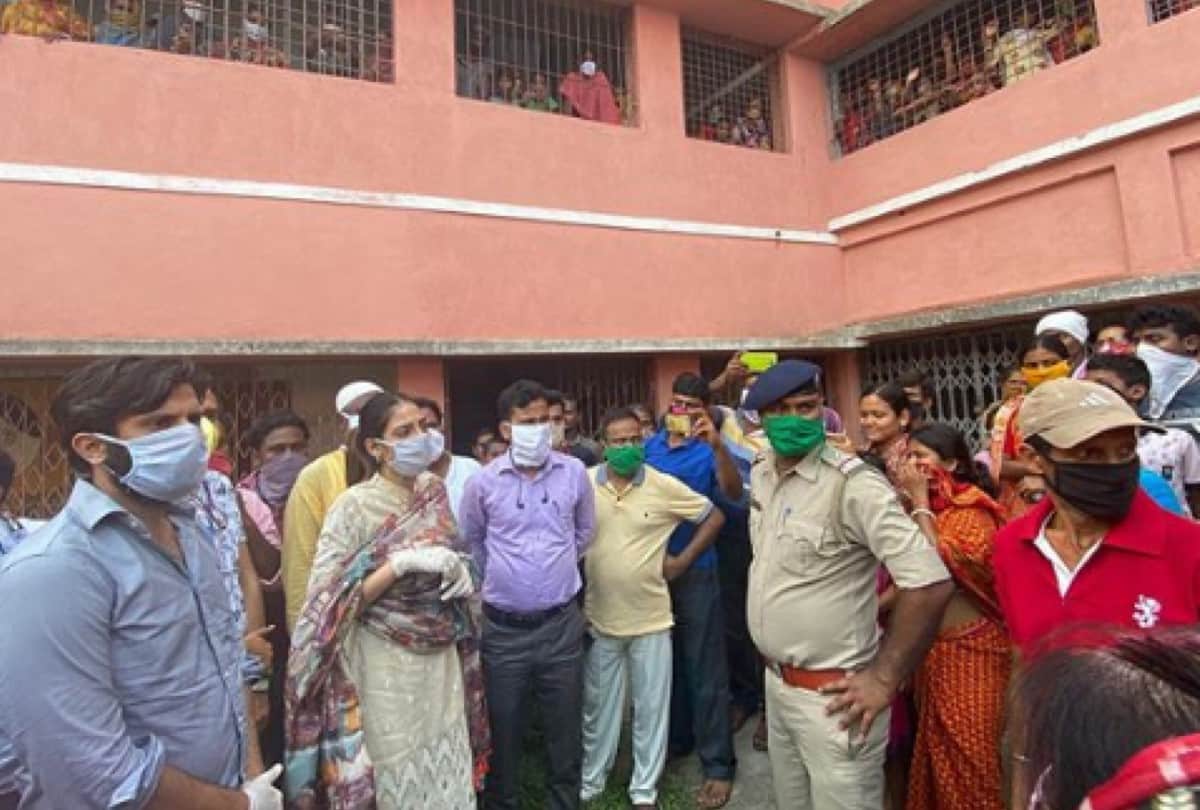 nusrat jhan visited amphan cyclone hit areas of constituency basirhat