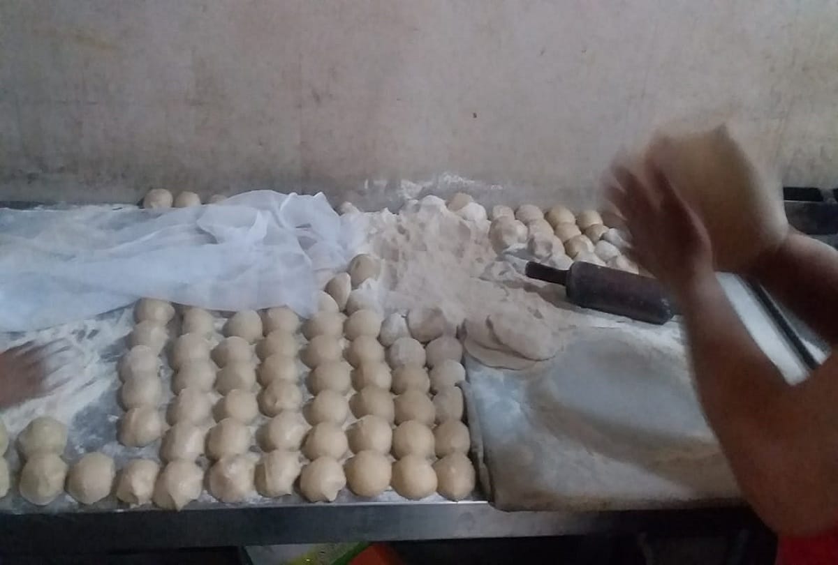 Shri Mata Vaishno Devi Shrine Board is providing food to 500 Rojedars daily