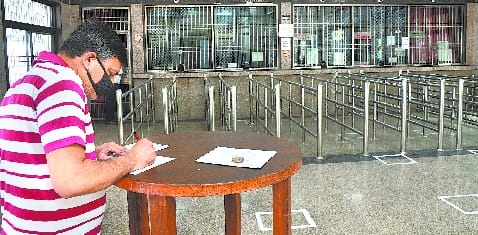 Most of the people who did not get the railway tickets booked got online reservation...
