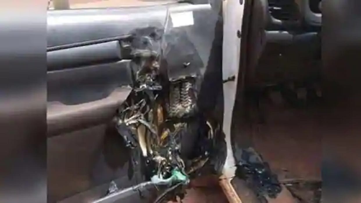 car fire causes hand sanitizer with alcohol car catching fire causes sanitizer hand car catching fire causes car fire explosion causes danger of leaving sanitisers inside a hot car