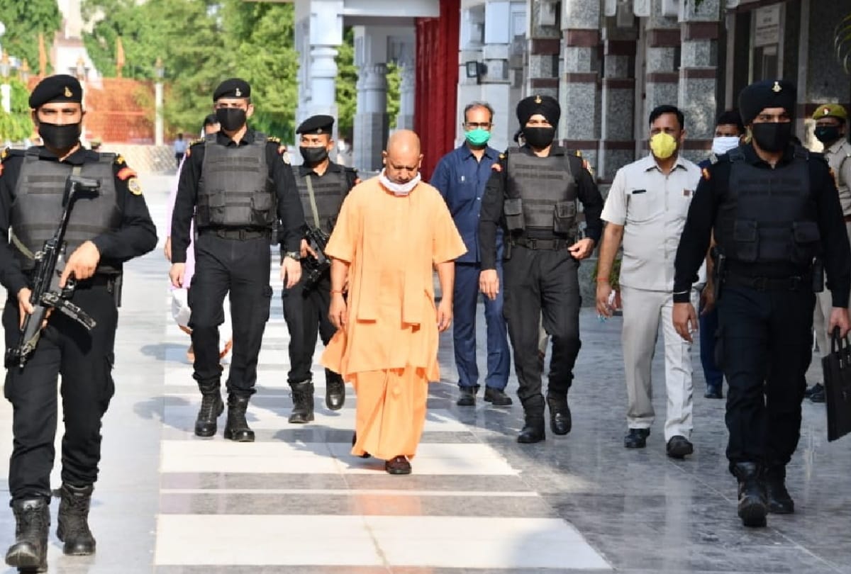 CM Yogi Adityanath will visit Gorakhpur tomorrow