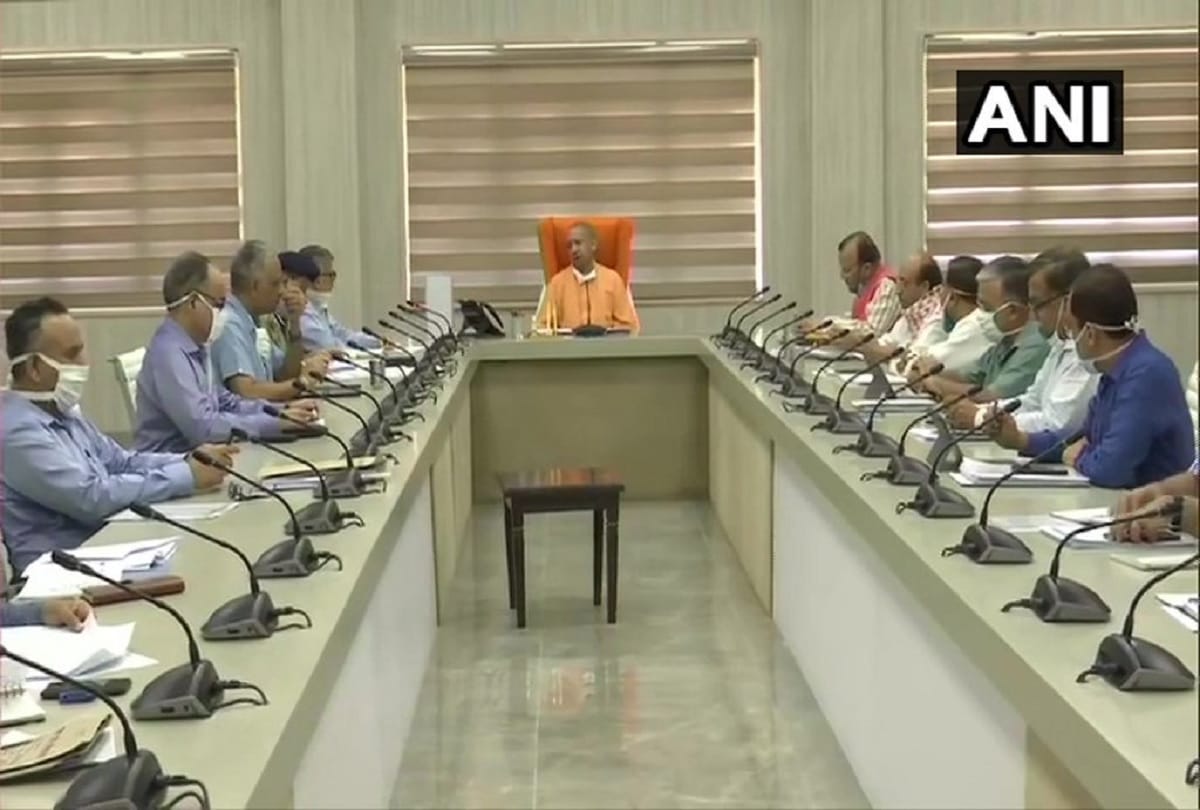 CM Yogi Adityanath holds a meeting with covid 19 team 11 to review present situation of state