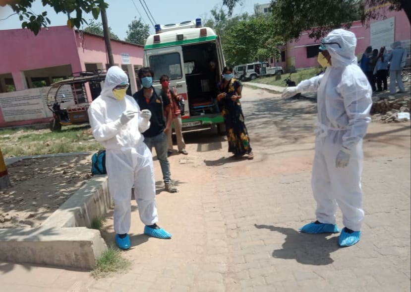 The personnel recovered the suspects and admitted them to the district hospital
