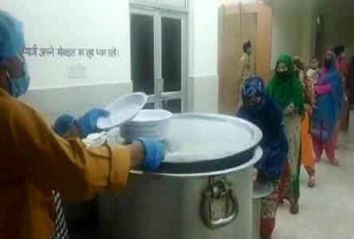 Shri Mata Vaishno Devi Shrine Board is providing food to 500 Rojedars daily