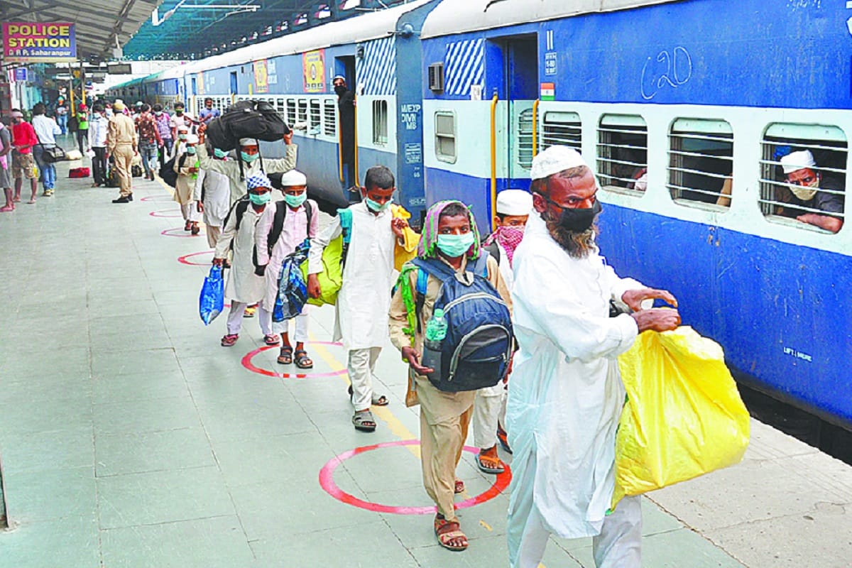 Lockdown Update, 1630 passengers including students of madrasas left for their homes from Saharanpur railway station