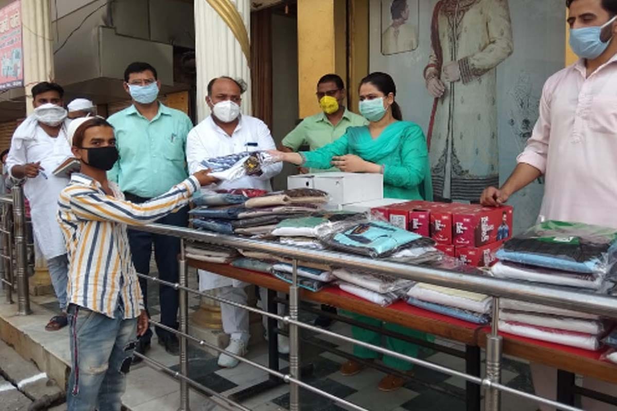Businessman distributed All Stock of Garments and Shoes For needies in the name Of Eidi