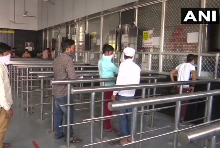 People line-up at ticket counters of Amritsar Railway Station, Indian Railways