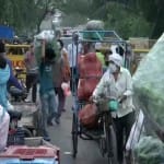 ओखला मंडी में खरीदारों की भीड़