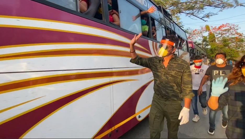 Sonu Sood is arranging buses for migrants multiple buses left from Wadala