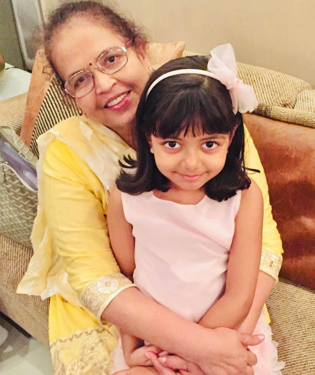 Aishwarya Rai Bachchan wish birthday her mother Vrinda Rai on social media