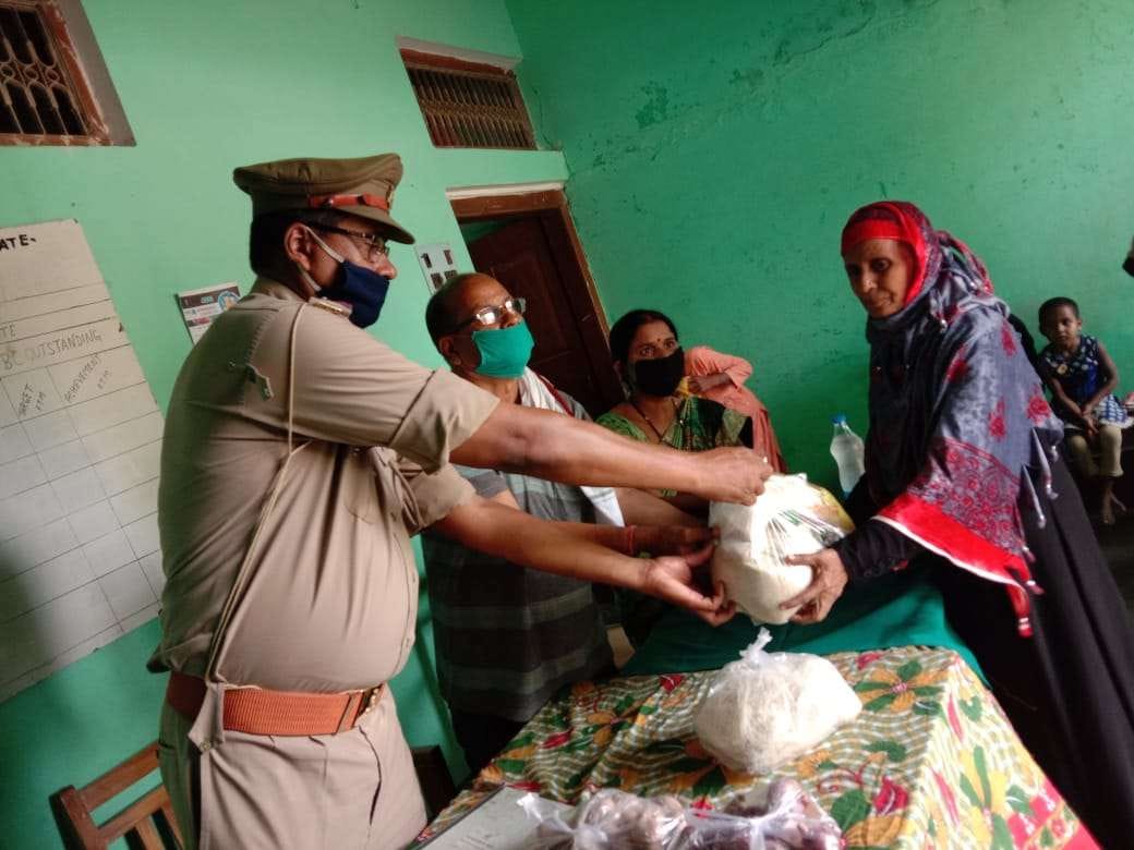 Food distributed among Muslim exiles