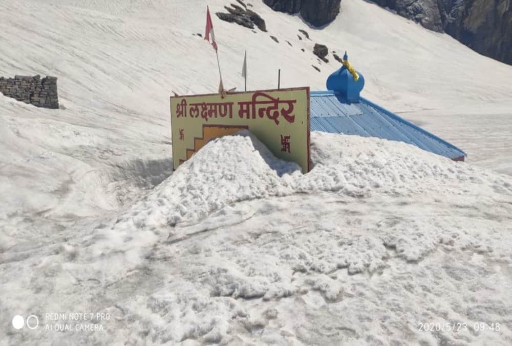 Hemkund sahib Covered With Thick Blanket of Snow in may month, See beautiful visuals