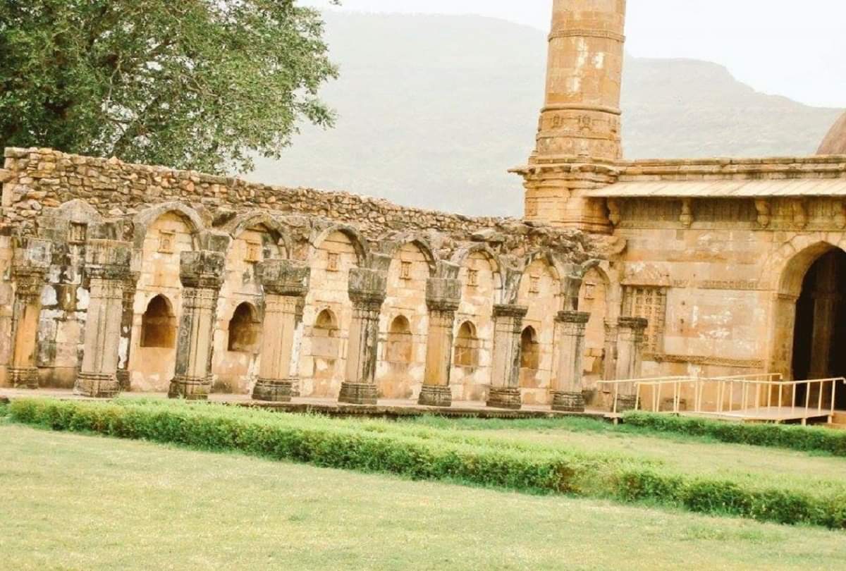 Sultan Mahmud Begada or Mahmud Shah of Gujarat Sultanate who ate 35 kg food everyday