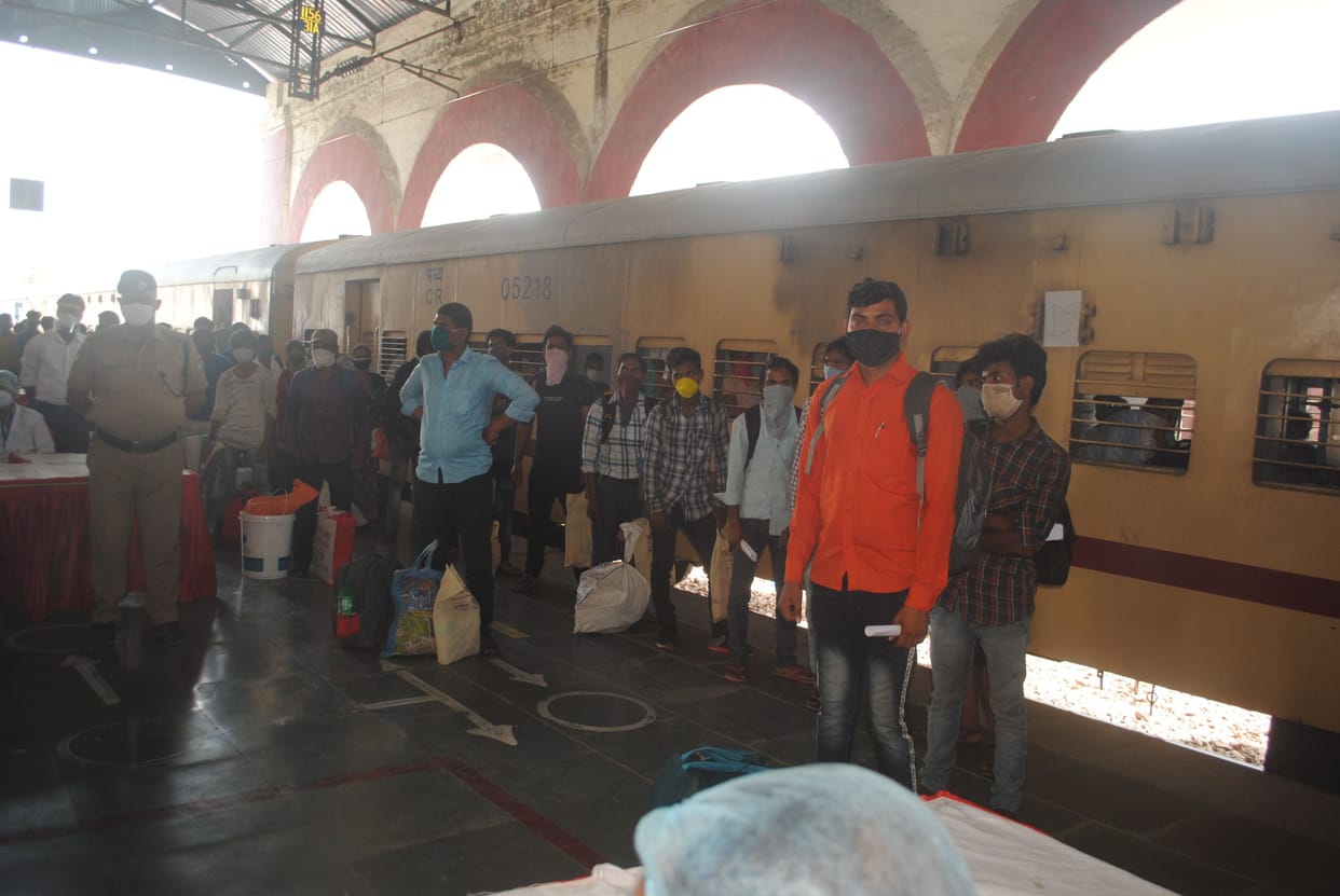 train,etawah,etawah news,pravasi